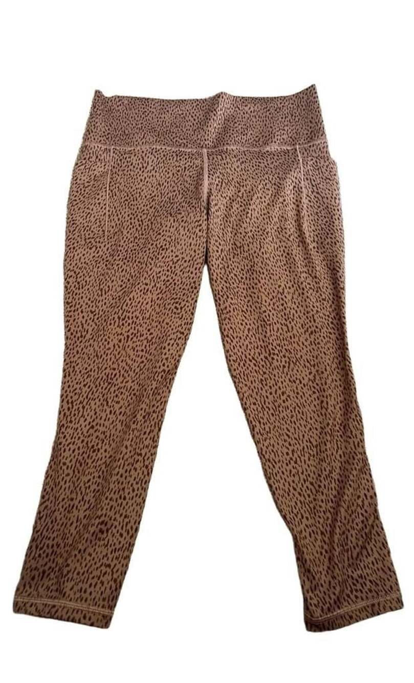 Athleta Salutation Stash Pocket II Printed 7/8 Tight Size L Leopard Brown